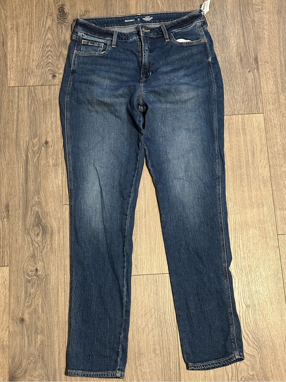 NEW WITH TAGS Old Navy Women's Dark Wash Straight Leg Jeans